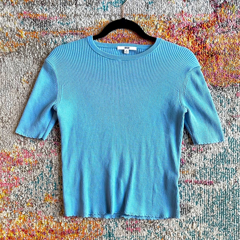 UNIQLO Light Blue SS Ribbed tee shirt